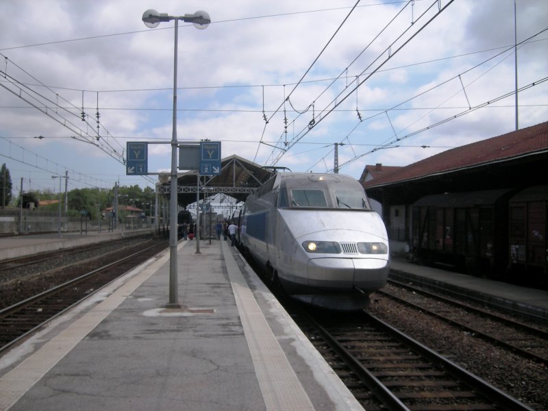 TGV im Bahnhof Carcassonne (08/2009)