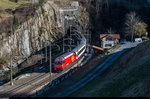 Re 460 053 durchfährt ...  Julian Ryf 28.03.2016