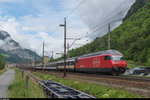 Re 460 032 zieht ...  Julian Ryf 07.06.2016