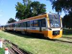 Cordoba Januar 2013: Am Ende der Fahrt auf  Ramal A1  in dem  Tren de las Sierras  von Cosqun nach Cordoba in Estacion  Rodrguez del Busto. Mit dem modernen, mit Fahrgsten gut besetzten meterspurigen Triebwagen  ist man etwa 2 Stunden unterwegs. Da es im Moment nur ein Versuch ist hoffe ich fr die Zukunft, da der Zug mal auf der ganzen Stecke nach Cruz del Eje wieder fhrt. 
Nheres bei http://www.ferrocentralsa.com.ar