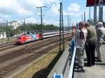 Objekt der Begierde - bei Bahnbilderfans kann das eigentlich nur ein Zug sein. Hier halten Stephan, Horst und Olli den (leider nur mit einer 101 bespannten) Intercity fest. 2.8.2015