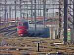 Wie ein Gespenst tauchte am 14.02.09 pltzlich der Thalys 4533 (TGV 380 065) ohne Spitzenlichter aus dem Untergrund in Bruxelles Midi auf. (Jeanny)