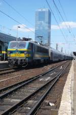 Dieser IC aus Knokke/Blankenberge hat vor wenigen Augenblicken Bruxelles Mid erreicht und wird in Krze die Fahrt  ins Limburgerische  fortsetzen.