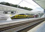 zwei Dieselloks Reihe 63 (6324 & 6327) schleppen einen Thalys-TGV in den Bahnof Liege-Guillemins, 04. August 2010, 10:10h

das Lokpersonal der Dieselloks stieg ab, machte selbst ein Photo der ungewhnlichen Fuhre und fuhr weiter Richtung Kinkempois.