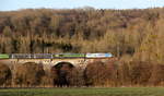 186 297-8 und eine Class 66 beide von der Rurtalbahn kommen mit ein Autozug aus Belgien nach Aachen-West und fahren über  Viadukt von Remersdael(B) in Richtung Montzen(B),Aachen(D).
Aufgemmen von der Rue de Remersdael. 
Bei schönem Frühlingswetter am 17.2.2019.