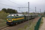 Die 5166 am 28.04.2012 mit einem Sonderzug und der 2810 in Ruyff.