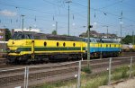 Zwei Dieselloks der Baureihe 55 warten im Bhf Aachen West auf Einsatz (30.06.08)