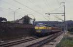 Am 9.8.1993 ist die belgische 5505 mit einem IR bei Troiverges in Luxemburg  nach Lttich unterwegs.