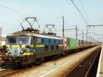 2315 mit Gterzug 42911 Maasvlakte-Milano auf Bahnhof Essen am 3-4-1996.