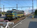 E-Lok 2754 ist am 12.09.08 mit ihren M 6 Wagen im Bahnhof von Blankenberge angekommen. (Hans)
