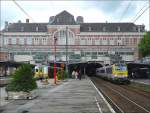 Der Hauptbahnhof von Verviers (Verviers Central) ist als fnfgleisiger Sattelbahnhof ausgefhrt, was bedeutet, dass das Empfangsgebude, welches quer zu den Gleisen gebaut wurde, auf jenen sattelt.