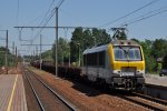 1301 mit einem gemischten Gterzug in Sint-Katelijne Waver. 26.05.2012