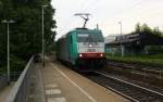 Die Cobra 2825 kommt als Lokzug die Kohlscheider-Rampe hoch aus Richtung Neuss und fährt in Richtung Aachen-West und fährt durch Kohlscheid bei Sonne und Wolken am Morgen vom 26.5.2014.