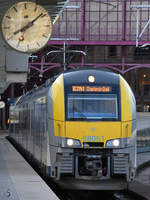 AM 08061 startet in Richtung Charleroi. (Antwerpen Centraal, Juli 2018)