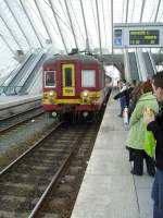 Hier wird ein Tribwagen der Reihe AM62-79 mit der Nummer 169 gerade als IRq nach Aachen am 17.3.2010 in Lige Guillemins bereitgestellt.