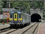 Die AM City Rail 971 hat am 23.05.10 den Bahnhof von Esneux verlassen und nhert sich dem Tunnel auf seiner Fahrt als L 6583 von Jemelle nach Herstal. (Hans) 