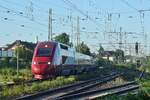 Um kurz vor 8 Uhr durchfährt der Thalys 4331 Grevenbroich.