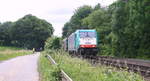 Die Cobra 2822 kommt die Gemmenicher-Rampe herunter nach Aachen-West mit einem Coilzug aus Kinkempois(B) nach Köln-Gremberg(D).