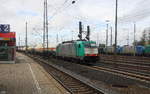 Die Cobra 2821 fährt mit einem Kesselzug aus Ludwigshafen-BASF nach Antwerpen-BASF(B) bei der Ausfahrt aus Aachen-West in Richtung Montzen/Belgien.