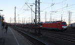 186 340-6 DB-Schenker steht in Aachen-West mit einem Autozug und wartet auf die Abfahrt nach Belgien.