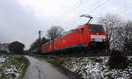 186 330-7 und 186 339-8 beide von DB-Schenker kommen aus Richtung Montzen/Belgien mit einem langen Ölzug aus Antwerpen-Petrol(B) nach Basel-SBB(CH) und fahren die Rampe nach Aachen-West hinunter.