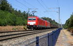 186 333-1 und 186 330-7 beide von DB-Schenker kommen mit einem Aluminiumleerzug Neuss(D) nach Calais(F) und kammen aus Richtung Aachen-West und fahren durch Moresnet-Chapelle(B) in Richtung