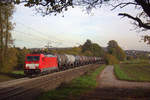 186 330-7 DB-Schenker kommt aus Richtung Aachen-West und fährt die Gemmenicher-Rampe hoch mit einem langen Ölleerzug aus Basel(CH) nach Antwerpen-Petrol(B) und fährt in Richtung