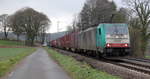 Die Cobra 2839 kommt die Gemmenicher-Rampe herunter nach Aachen-West mit einem Containerzug aus Belgien nach Aachen-West(D)  und fährt in Richtung Aachen-West.