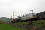 186 424-8 von Lineas/Railpool kommt die Gemmenicher-Rampe herunter nach Aachen-West mit einem  gemischten Güterzug aus Antwerpen-Noord(B) nach Köln-Gremberg(D).