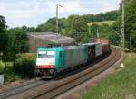 Cobra-Lok 2801 zieht einen Containerzug, den sie soeben in Aachen-West bernommen hat, Richtung Belgien.