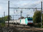 Cobra-Lok 2820 mit Kesselwagenzug in Remersdael als Seitenlichtaufnahme am 18/10/2009 unterwegs nach Aachen-West.