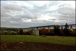 Eine unbekannte E186er berquert mit einem Kesselwagenganzzug das Viadukt von Moresnet in Richtung Deutschland.