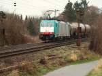 186 205 mit einem Kesselzug auf der Montzenroute am Gemmenicherweg in Aachen auf dem Weg nach Belgien.