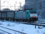 Die Cobra 2819 kommt mit einem LKW-Ambrogio-Zug aus Montzen/Belgien fhrt in Aachen-West ein im Schnee.
18.12.2010