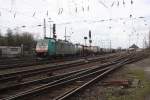 Die Cobra 2821 fhrt mit einem gemischten Containerzug von Aachen-West nach Montzen/Belgien.