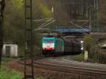 Mit einem Kohlenzug am Haken kommen die Cobras 186 213 (2821) und 186 196 (2804) aus dem Gemmenicher Tunnel und rollen nun nach Aachen West.