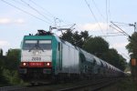 Die Cobra 2806 kommt mit einem Kalkleerzug aus Oberhausen nach Hermalle-Huy(B) fhrt den Gemmenicher-Weg hoch bei Sonne.