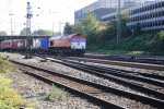 Die Class 66 PB12  Marleen  von Crossrail kommt mit einem Containerzug aus Belgien und fhrt in Aachen-West ein bei Sonne.