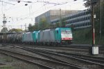 Zwei Cobra 2827 und 2820 kommen mit einem Kesselwargenzug aus  Antwerpen-BASF nach Ludwigshafen-BASF und fahren in Aachen-West ein bei Abendsonne.
26.9.2011