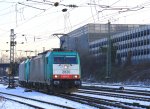 Zwei Cobra 2820 und 2807 rangiern in Aachen-West im Schnee am 11.2.2012.