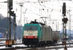 Die Cobra 2829 fhrt mit einem Containerzug von Aachen-West nach Belgien im Schnee am 12.2.2012.