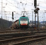 Die Cobra 2813 fhrt mit einem Containerzug von Aachen-West nach Belgien bei Wolken am 18.3.2012.