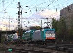 Die Cobra 2814 kommt mit einem einem italienischen Glastransporterzug aus Charleroi Dry Port(B) nach Dresden-Friedrichstadt(D) und fhrt in Aachen-West ein bei Abendsonne mit Wolken am 18.4.2012.