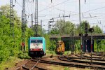 Die Cobra 2805 kommt von ihrer Schubhilfefahrt zum Gemmenicher-Tunnel zurck und fhrt in Aachen-West ein bei Sonnenschein am 28.5.2012.