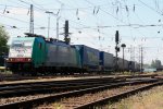 Die Cobra 2812 fhrt mit einem Containerzug von Aachen-West nach Belgien bei Sonnenschein am 28.5.2012.