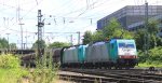 Zwei Cobra 2828 und 2814 kommen mit einem Kalkzug aus Yves-Gomeze(B) nach Millingen und fahren in Aachen-West bei Sonnenschein mit Wolken am 1.7.2012.