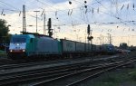 Die Cobra 2843 fhrt mit einem LKW-Ambrogio-Zug aus Gallarate(I) nach Muizen(B) bei der Ausfahrt in Aachen-West und fhrt in Richtung Montzen/Belgien in der Abendstimmung am 29.8.2012.