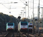 Die Cobra 2806 steht in Aachen-West mit einem Containerzug und wartet auf die Abfahrt nach Belgien.