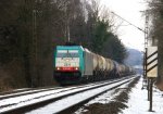 Die Cobra 2814 kommt die Gemmenicher-Rampe hoch mit einem langen Kesselzug aus Aachen-West und fhrt nach Antwerpen-BASF(B).