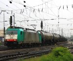 Die Cobra 2819 fhrt mit einem kurzen lleerzug aus Basel(CH) nach Antwerpen-Petrol(B) bei der Ausfahrt in Aachen-West und fhrt in Richtung Montzen/Belgien bei Regenwetter am Abend des 29.5.2013.